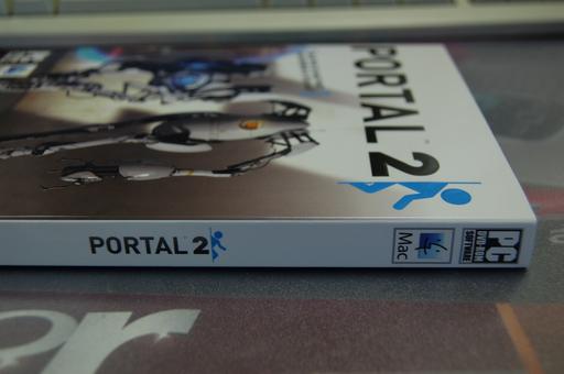 Portal 2 - Распаковка белого издания Portal 2 + неожиданный бонус.